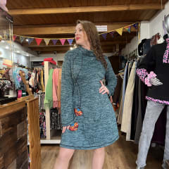 Vestido Kisu Queule verde petroleo con cuello 0