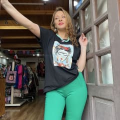 Polera Frida Khalo negro manga corta 0