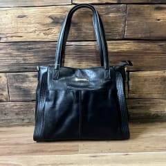 Cartera Lilás hombro negro con asa desmontable 0