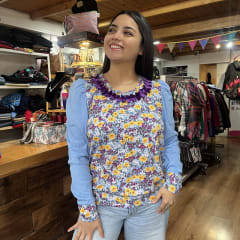 Polera Santa princesa flores amarillas celeste 0