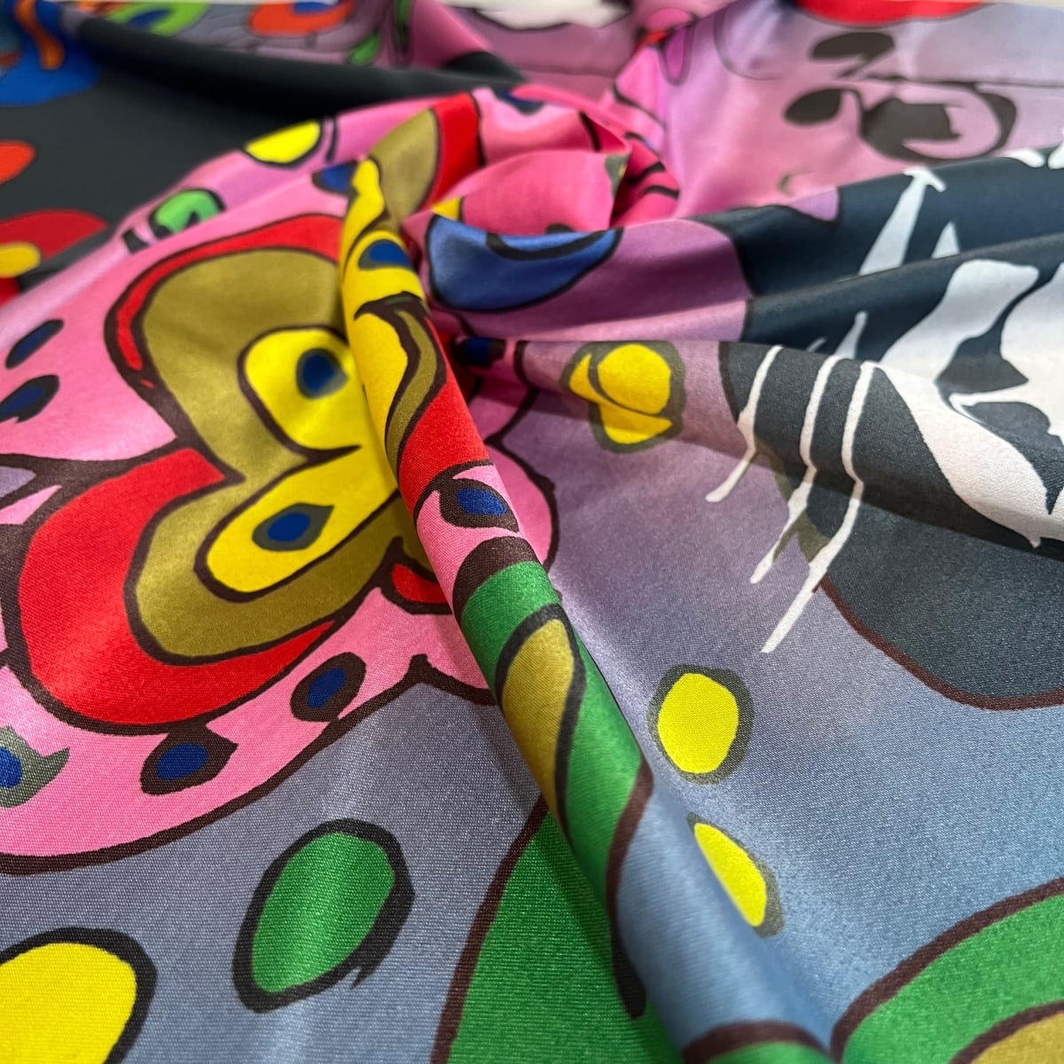 Pañuelo seda 90*90 cms gato negro multicolor4