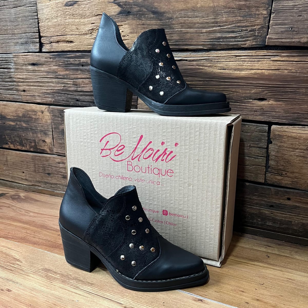 Botin cuero Sofia negro texturas tachas2
