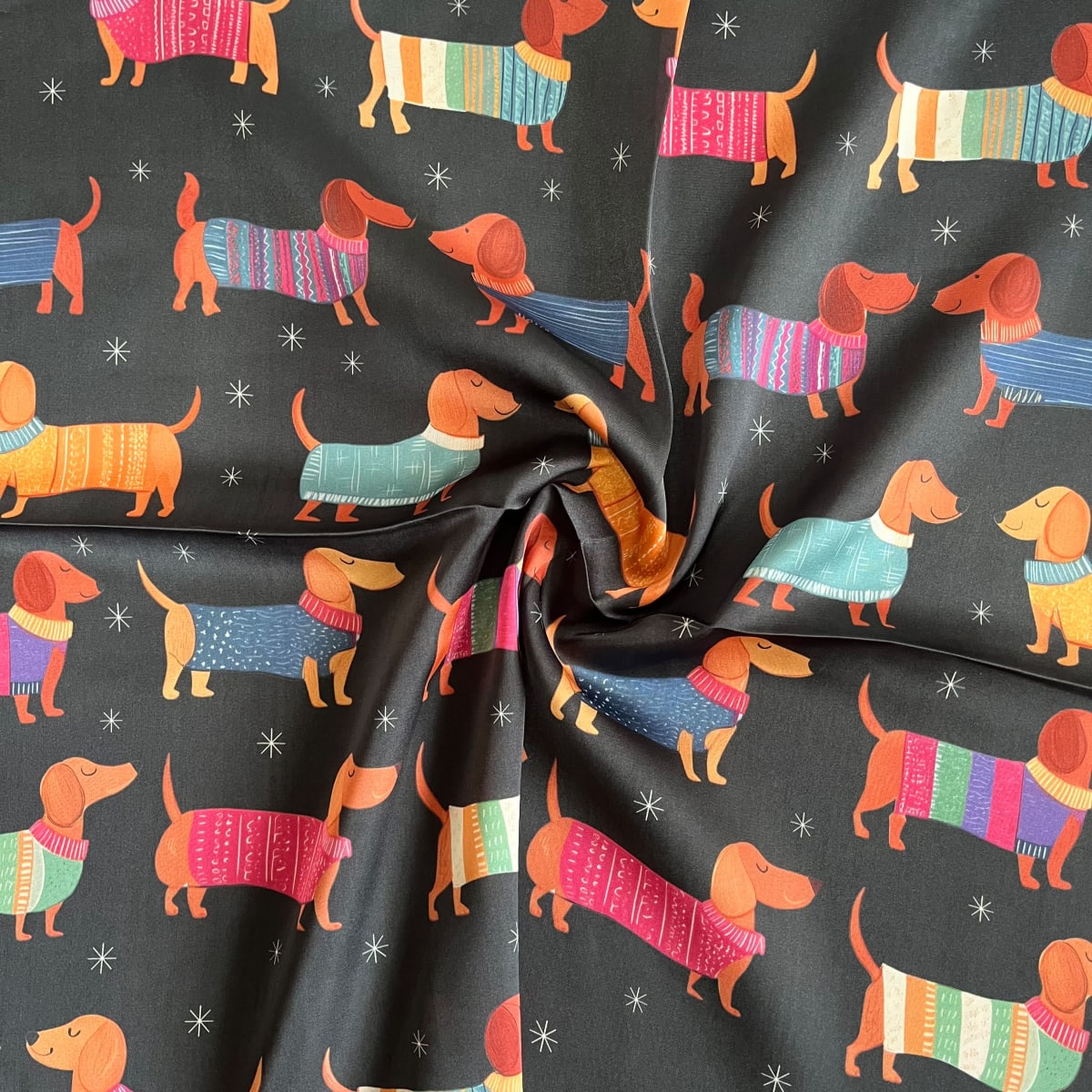 Pañuelo seda 70*70 cms perritos salchichas3