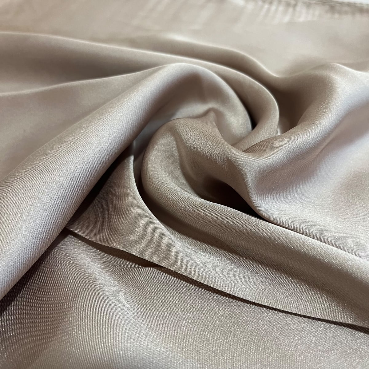 Pañuelo seda 90*90 cms crema3