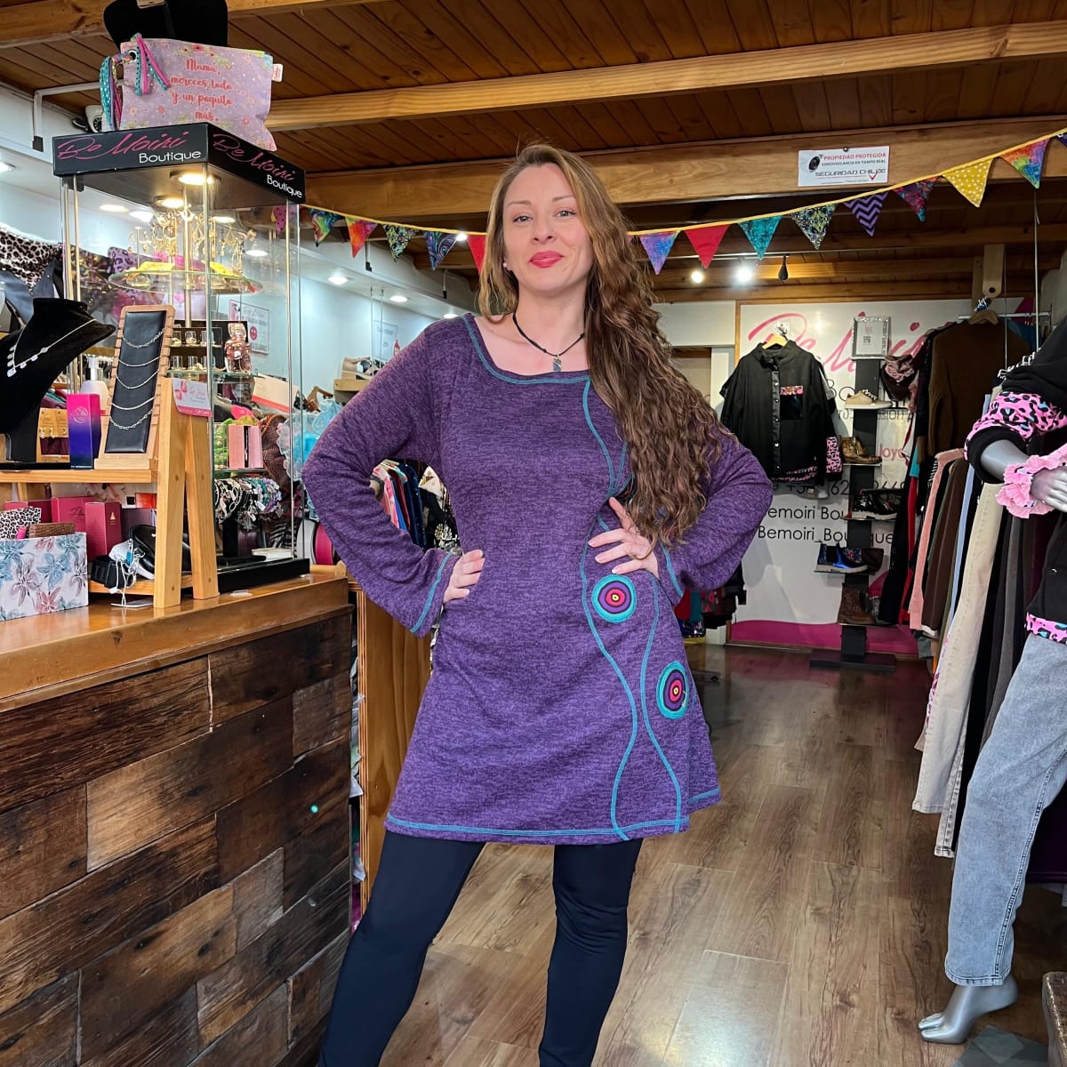 Vestido Kisu Queule morado sin cuello1