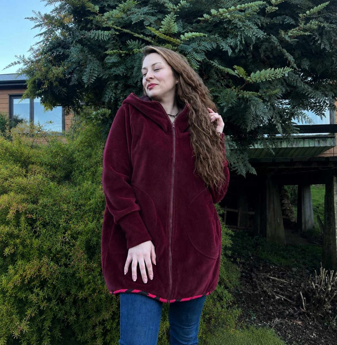 Chaqueta Mila cotele forrado burdeo hojas fucsia2