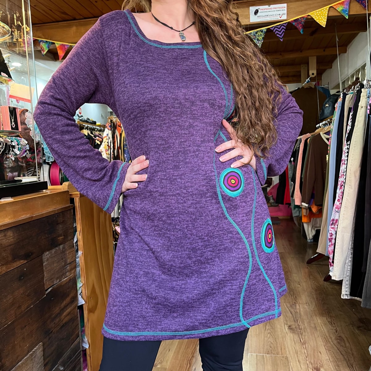 Vestido Kisu Queule morado sin cuello2