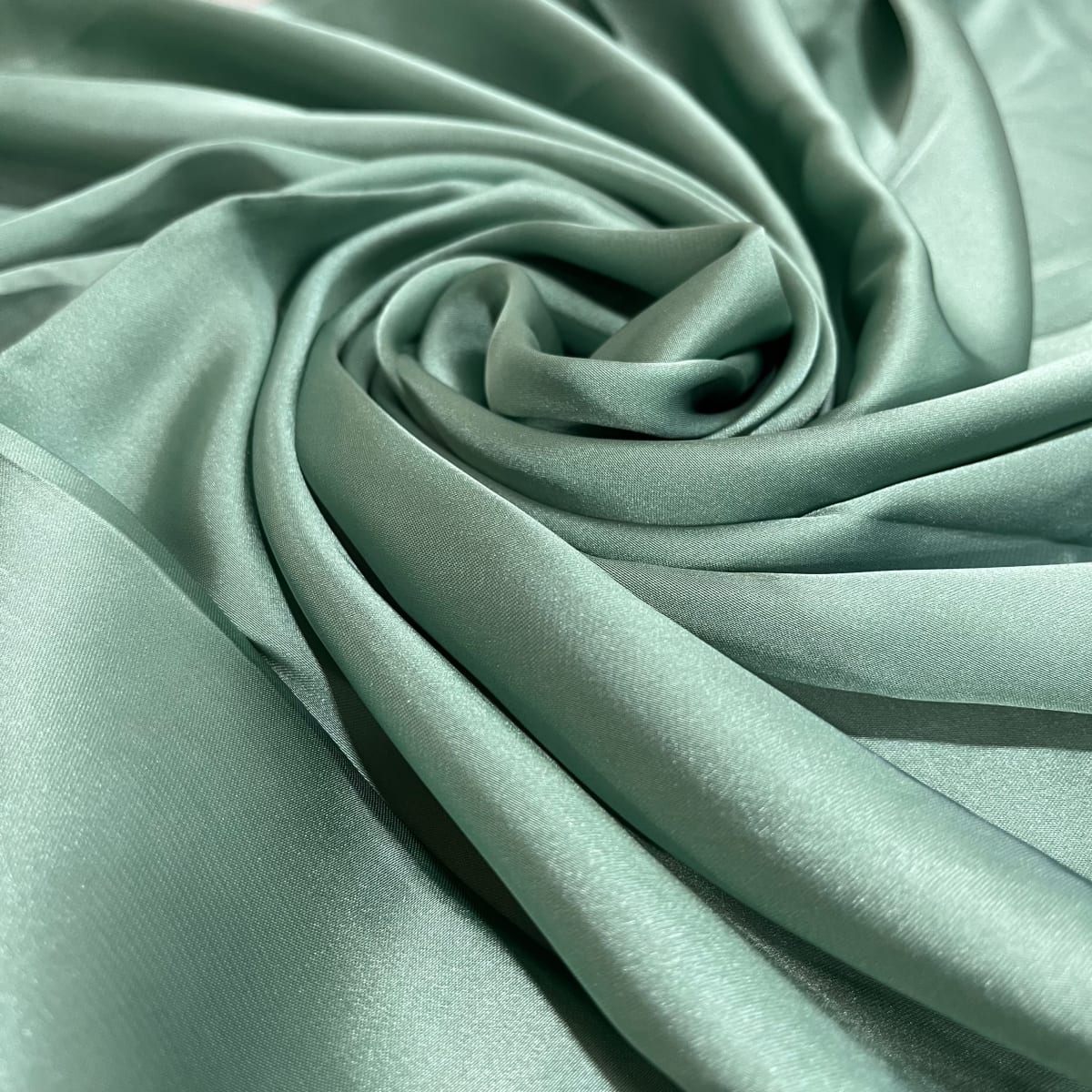 Pañuelo seda 90*90 cms verde menta1