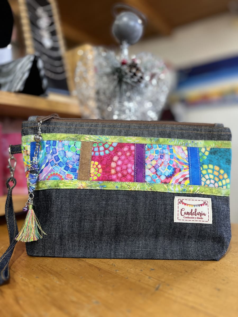 Estuche XL mosaico mezclilla y algodon con asa desmontable3