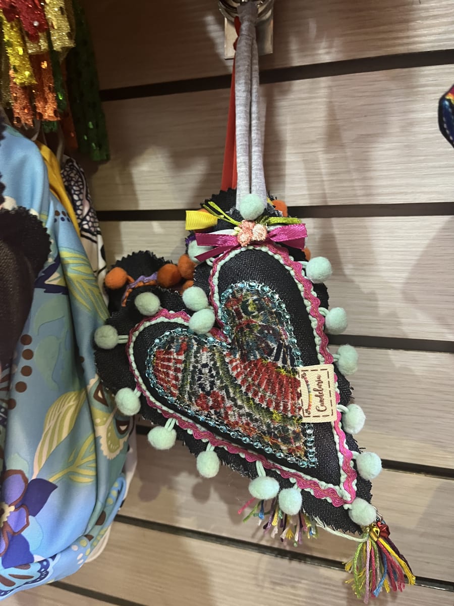 Llaveros corazón diseños unicos variedad de colores3