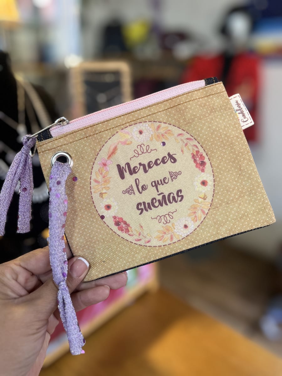 Monedero XL sublimado “mereces lo que sueñas” variedad de colores2