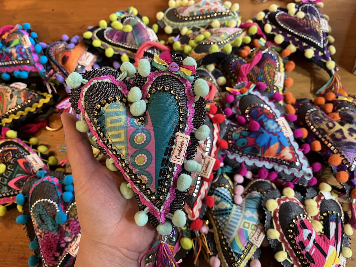 Llaveros corazón diseños unicos variedad de colores5