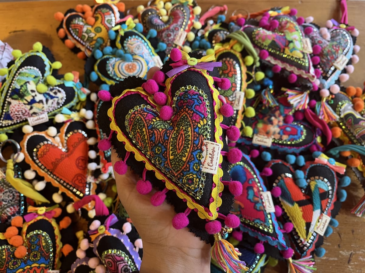 Llaveros corazón diseños unicos variedad de colores6