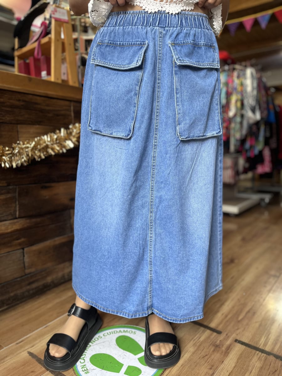 Maxi falda mezclilla denim celeste con bolsillos2