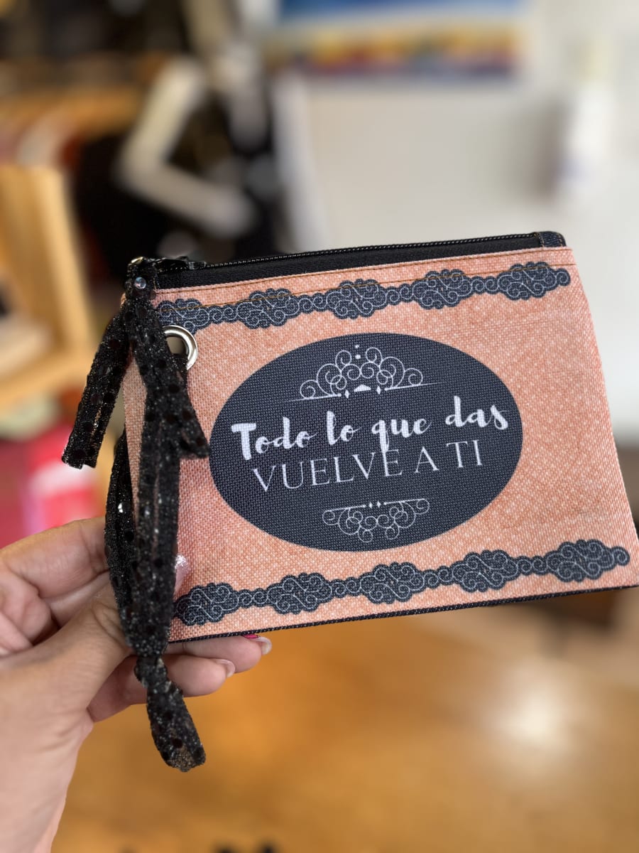 Monedero XL sublimado “todo lo que das vuelve a ti” variedad de colores5