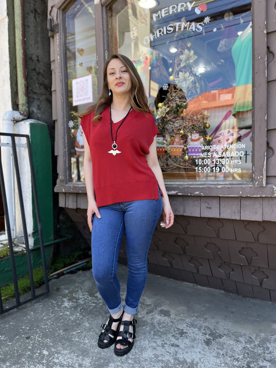 Polera hilo cuello V Rojo manga corta1