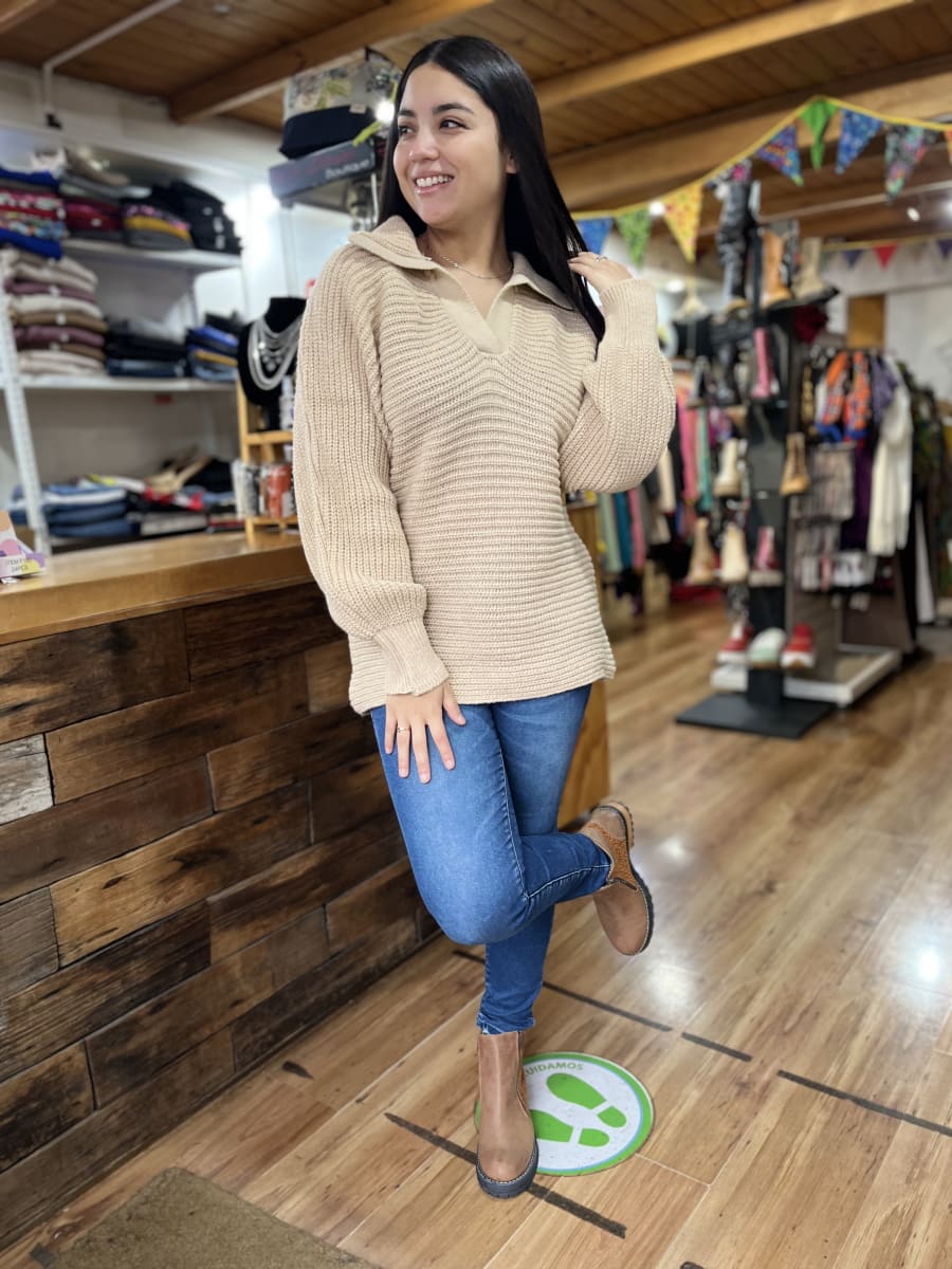 Suéter lana beige cuello camisero manga globo2