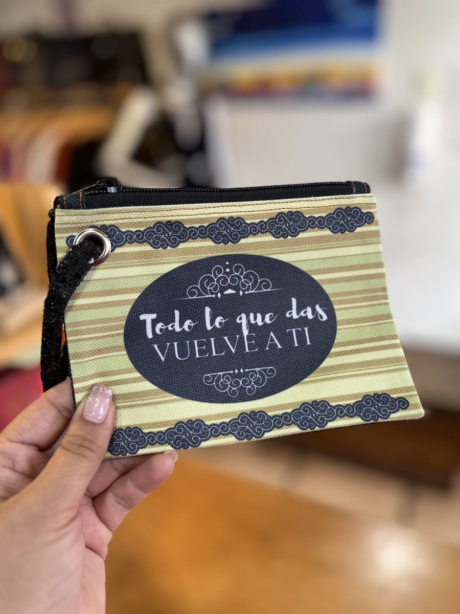 Monedero XL sublimado “todo lo que das vuelve a ti” variedad de colores6
