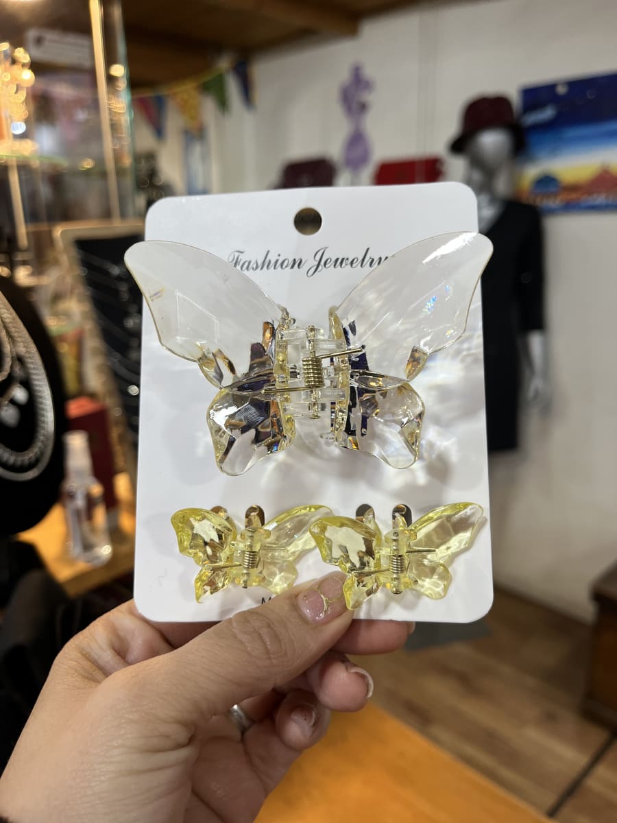 Set 3 tiburones mariposas  para el cabello variedad de colores8