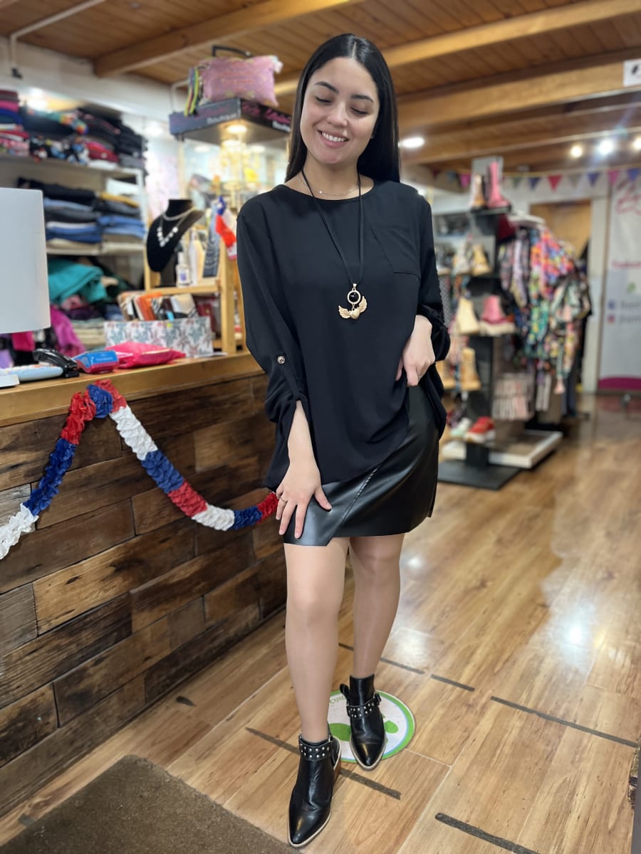 Blusa gasa negro botones espalda manga roll up2