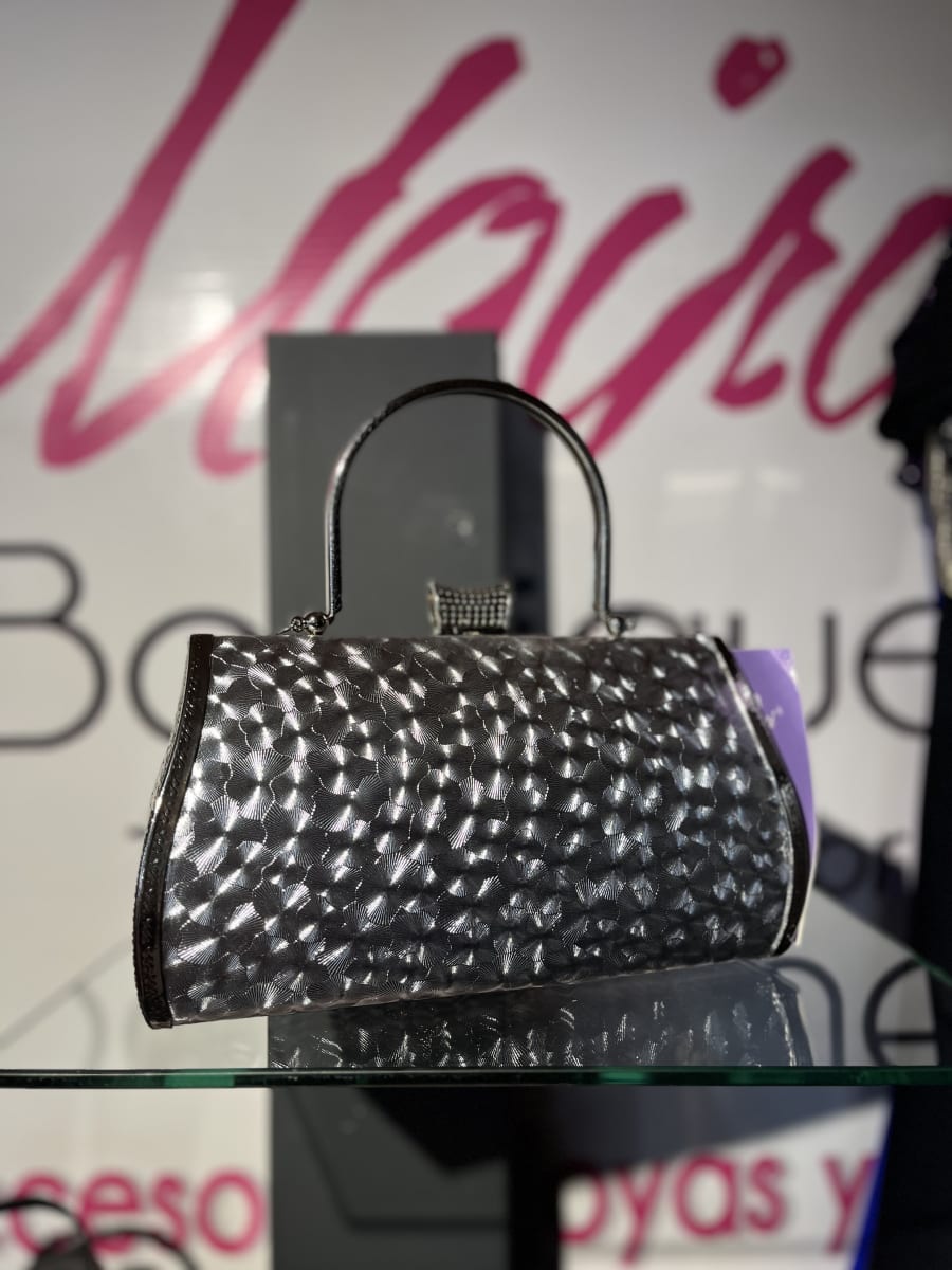 Cartera fiesta  plateda 3 flores perlas con tomador3