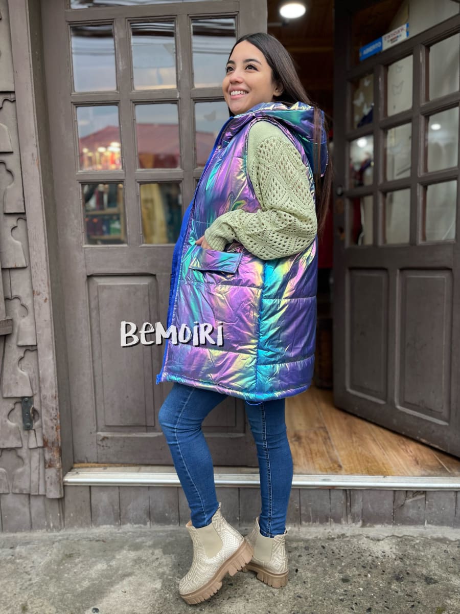 Parka sin mangas metalizada tornasol lila y azul4