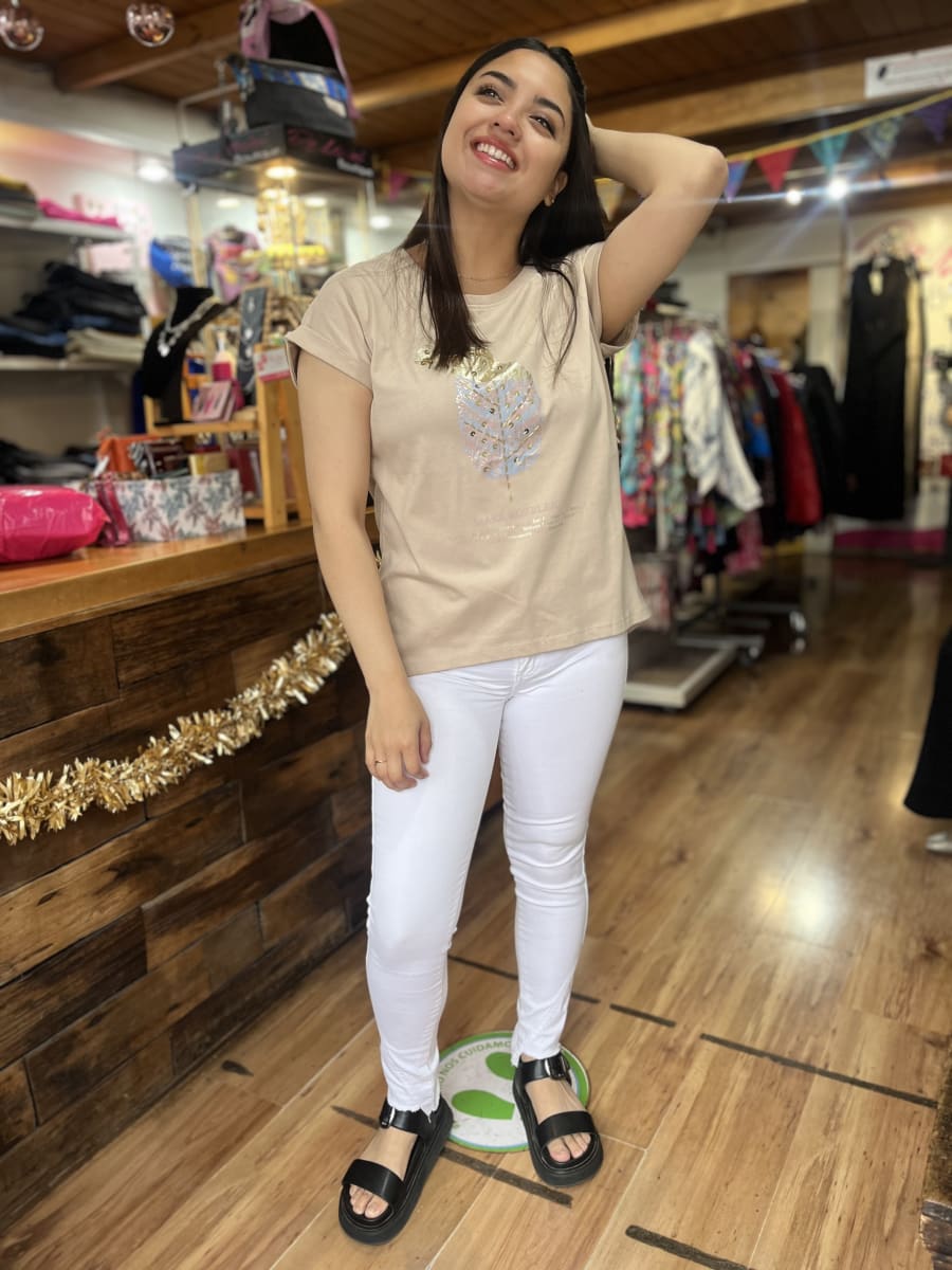 Polera lino y algodon beige estampado hoja brillo y lentejuelas2