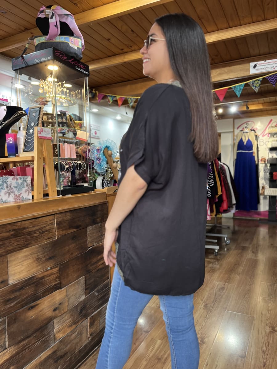 Polera life negro foil dorado2