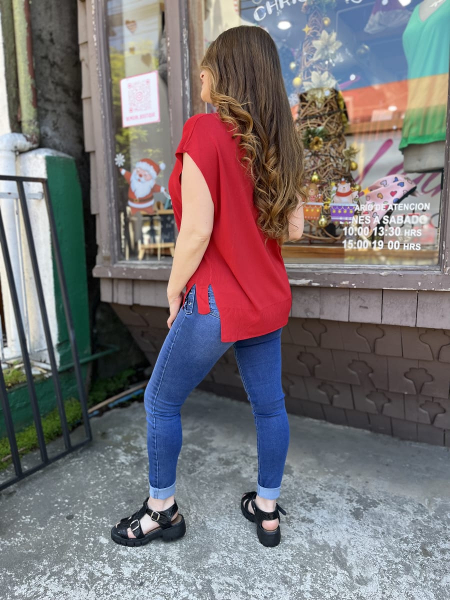 Polera hilo cuello V Rojo manga corta3