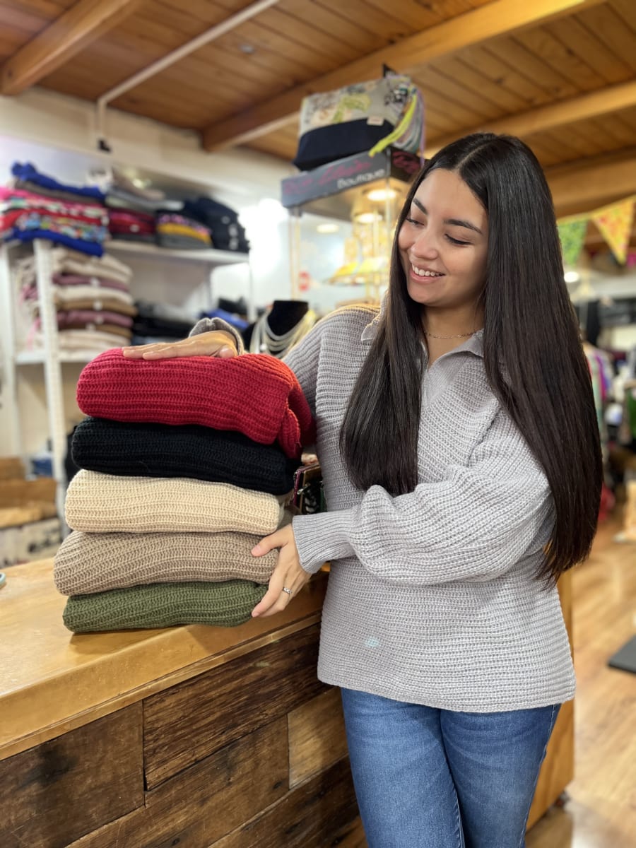 Sueter lana negro cuello camisero manga globo2