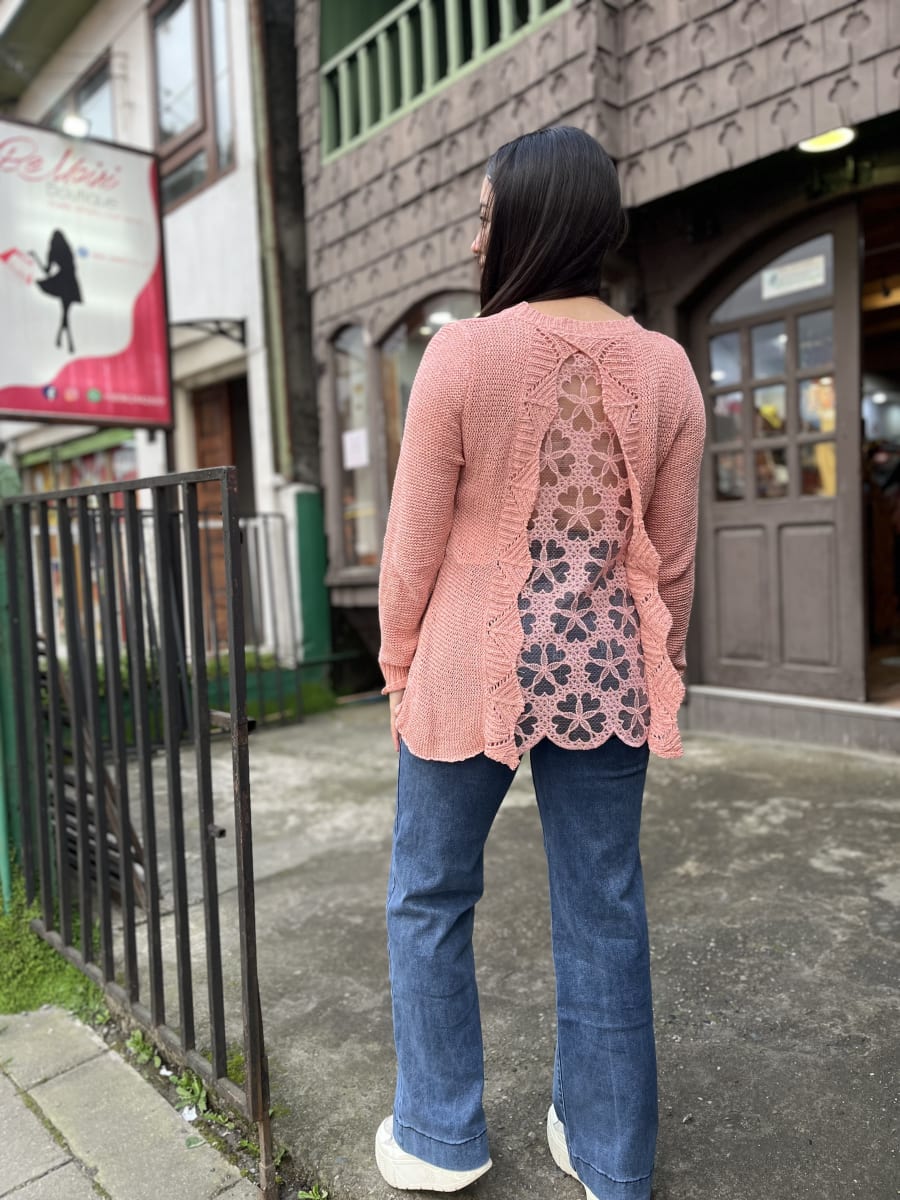 Suéter hilo rosado encaje en la espalda1