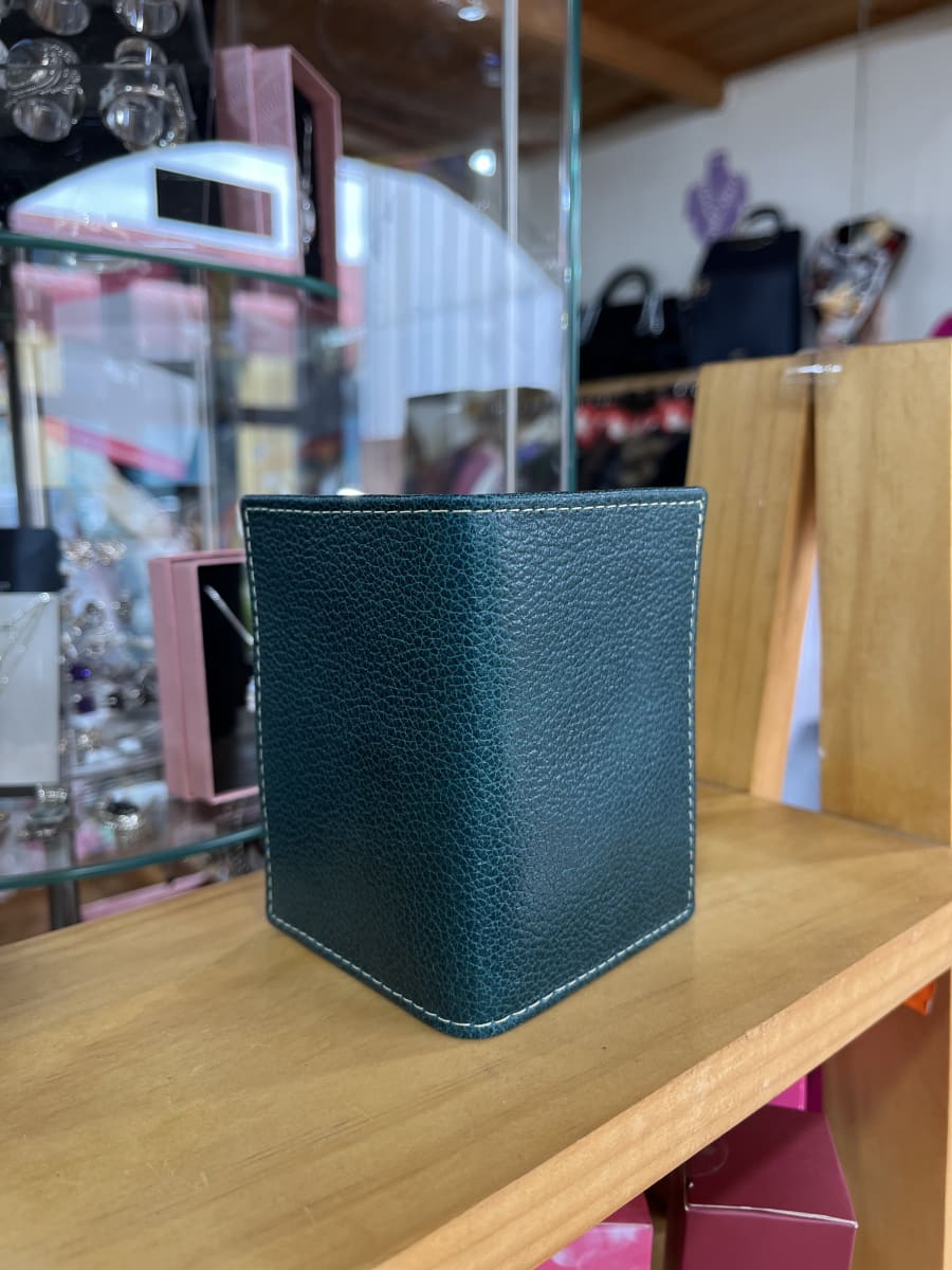 Tarjetero cuero verde esmeralda 21