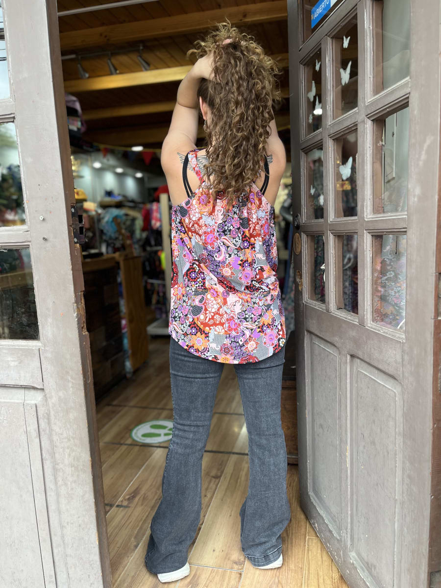 Top Tyty sin mangas multimandalas rojos1