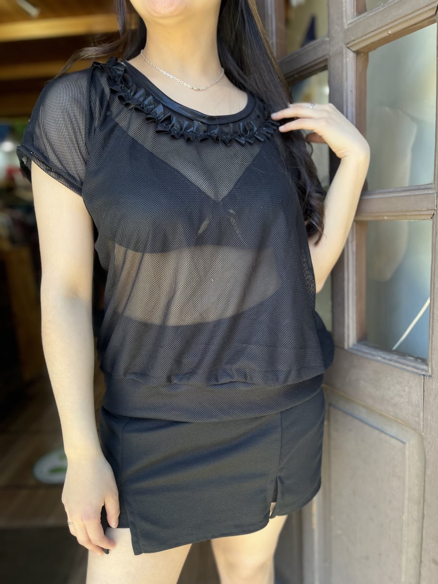 Polera Santa transparencia  negro manga corta1