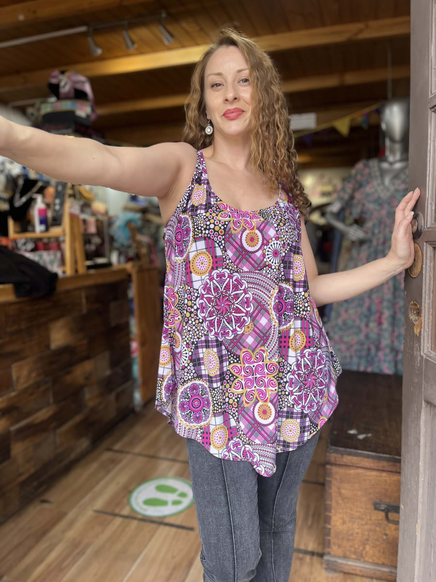 Top Tyty sin mangas multimandalas magenta1