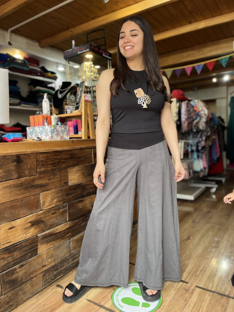 Palazzo Kisu basico gris bordado2