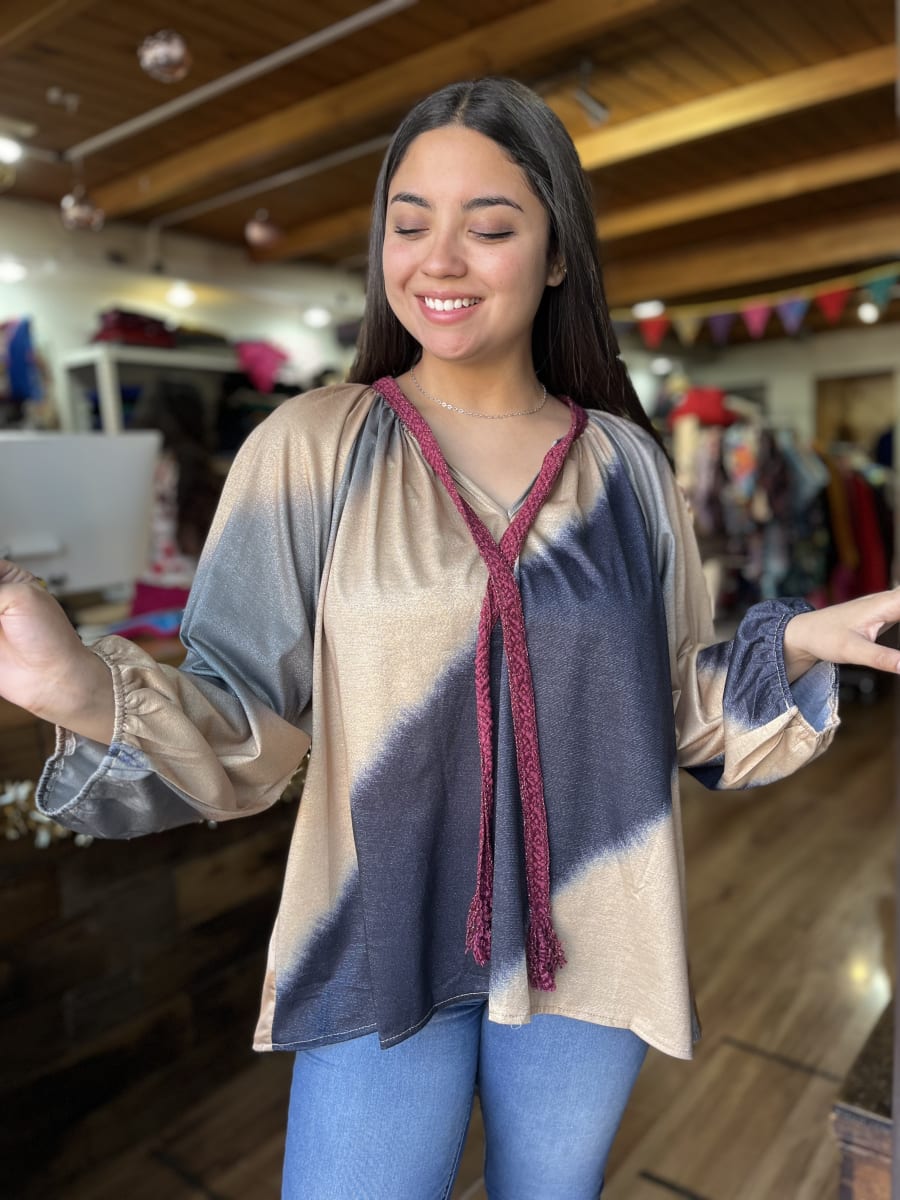 Polera espalda mandala negro manga globo1