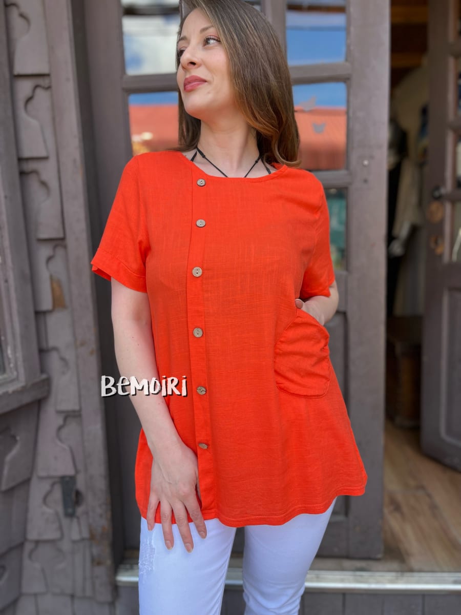 Blusa Lino naranjo con botones laterales y bolsillo2
