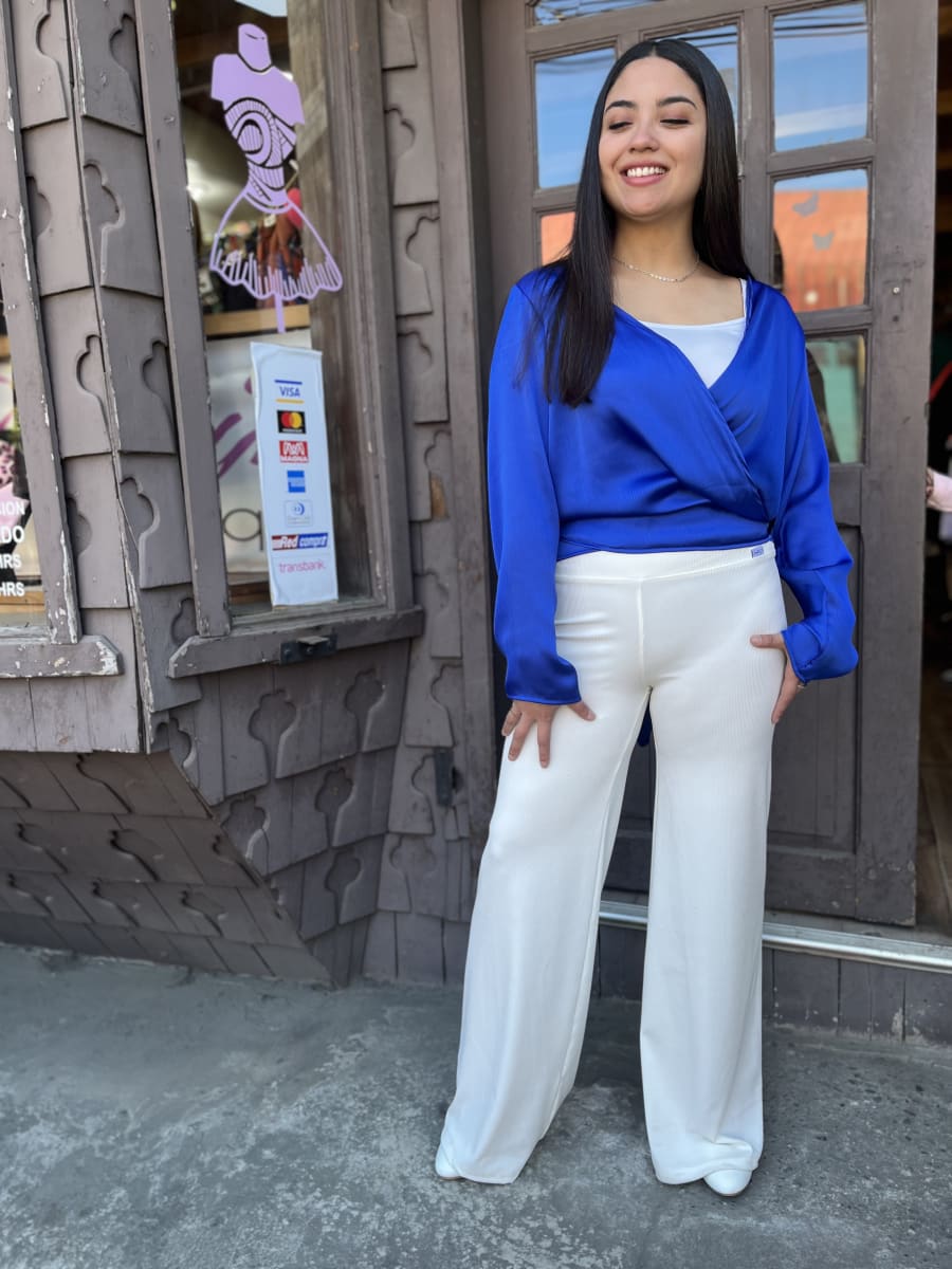 Blusa Pamela envolvente multiforma azul rey gasa bambula4