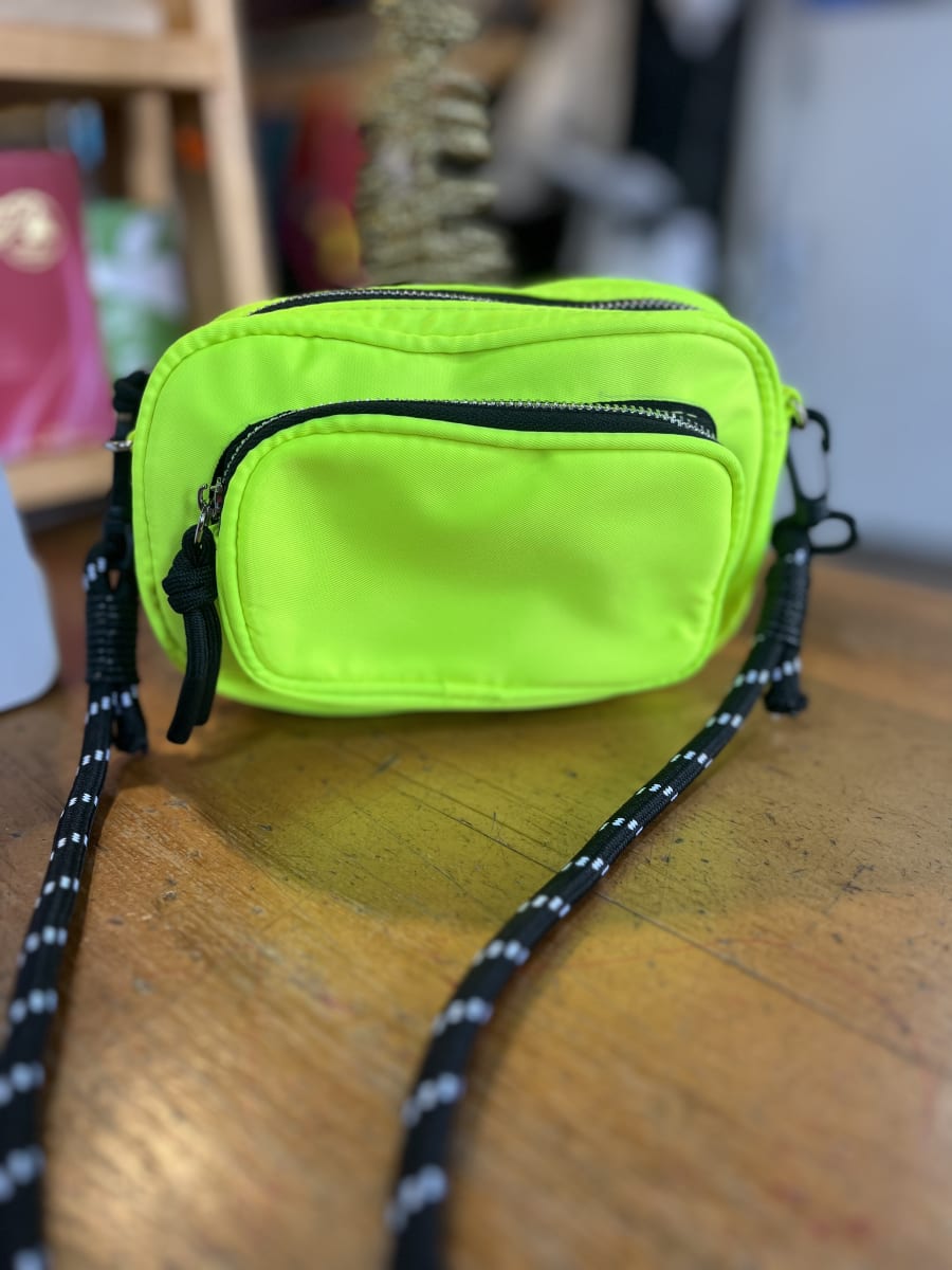 Cartera bandolera mini verde flúor2