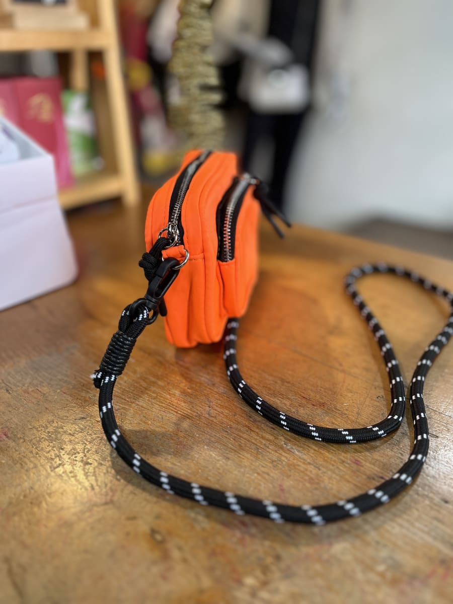 Cartera bandolera mini naranjo flúor1