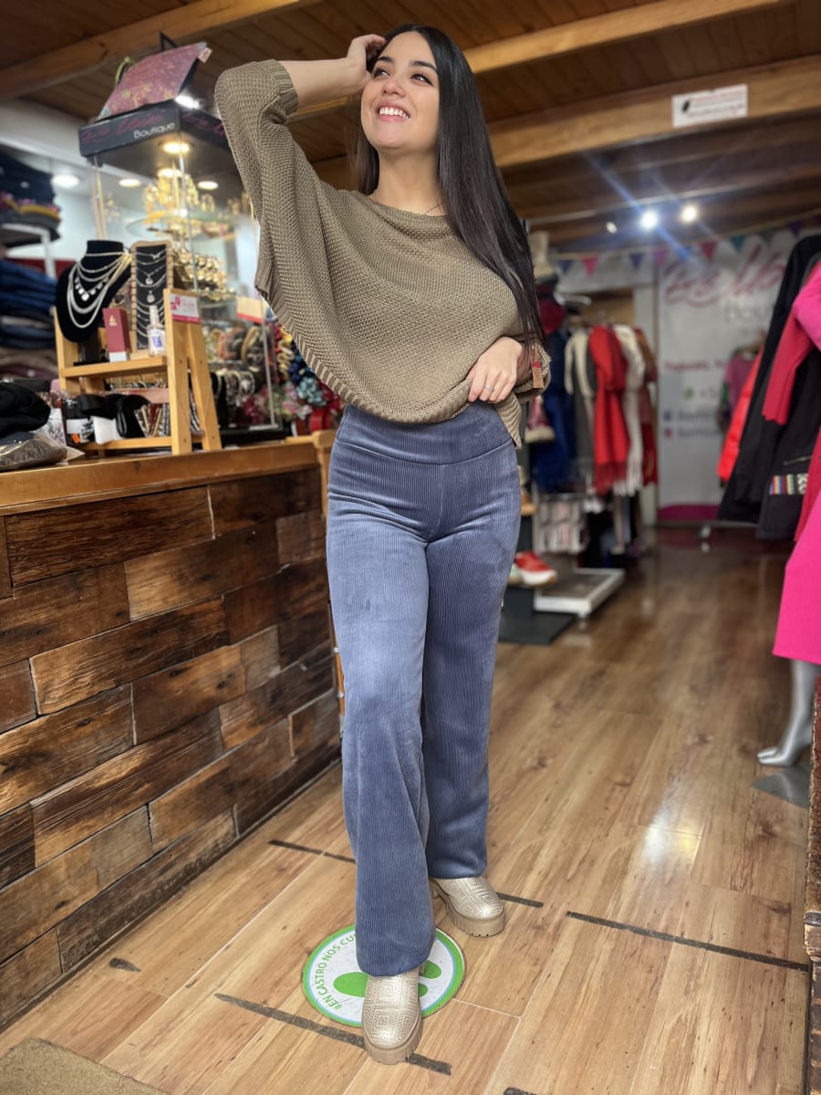 Pantalón Daniela recto cotelé forrado azul piedra alto invierno1