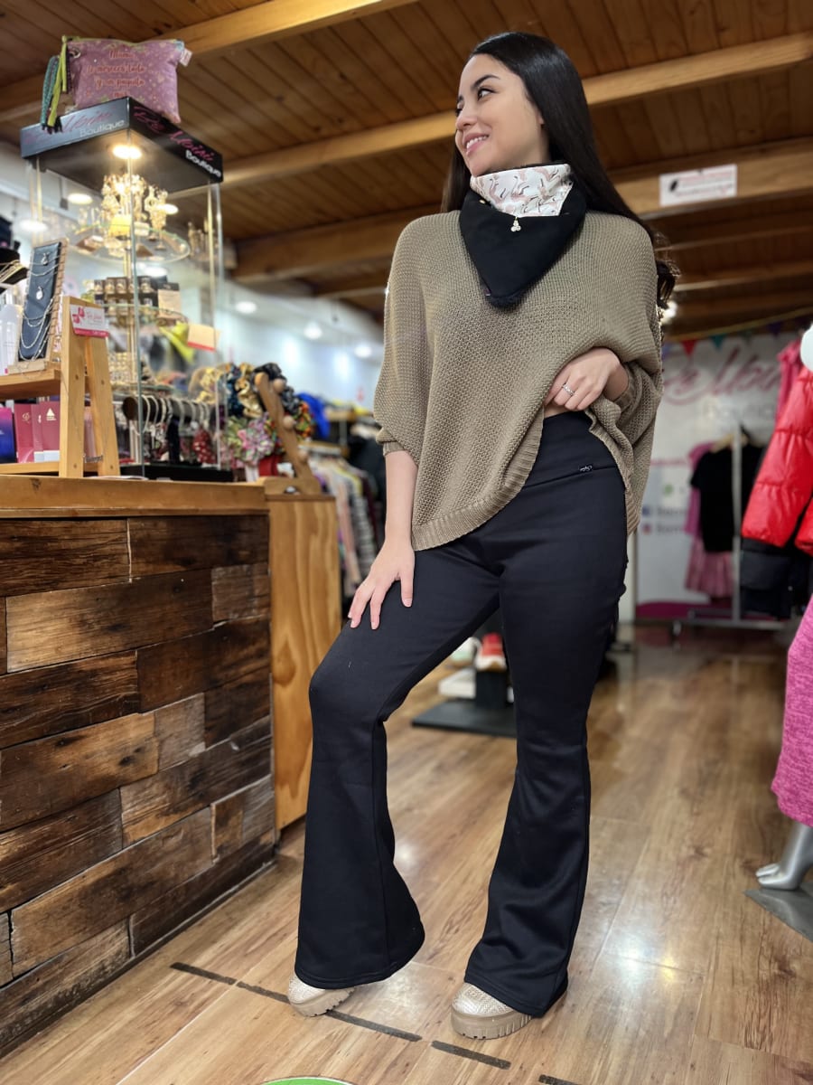 Calza forrada flare negro alto invierno1