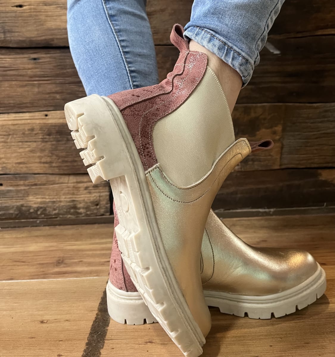 Botin Jenny cuero golden palo rosa planta marfil elasticos laterales1