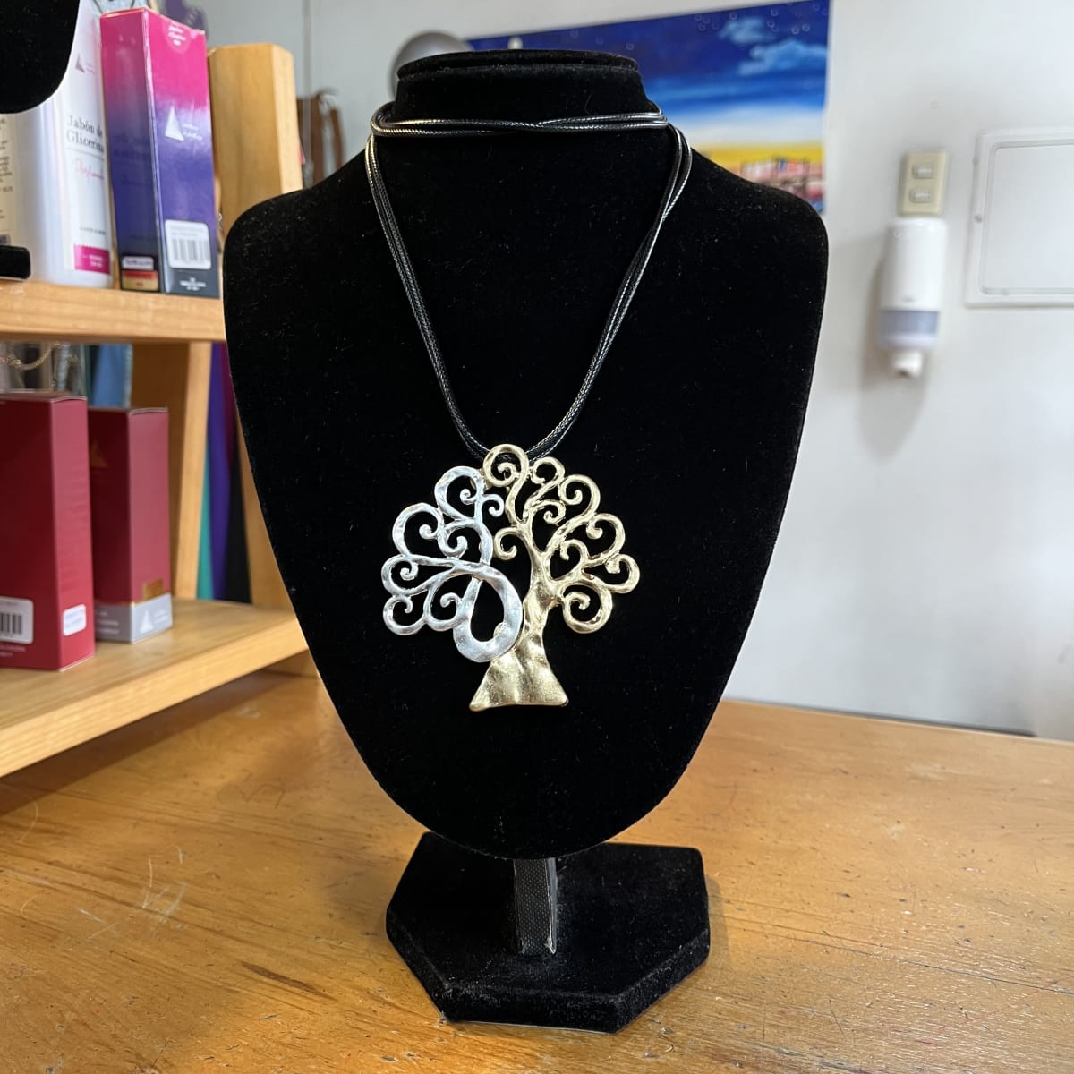 Collar arbol de la vida fusion dorado y plateado cordon de cuero con extension1