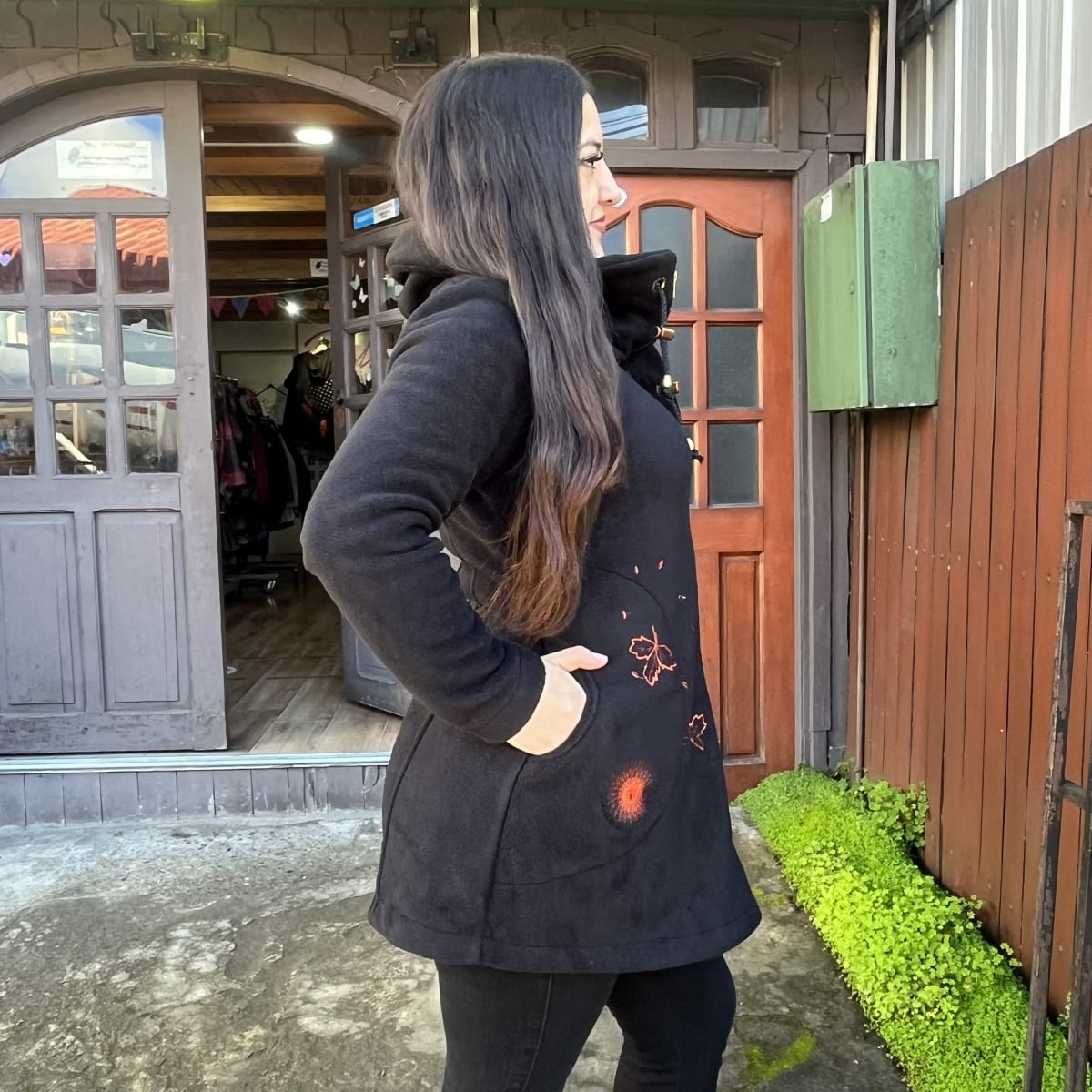 Abrigo polar antipilling negro bordado arbol de la vida3