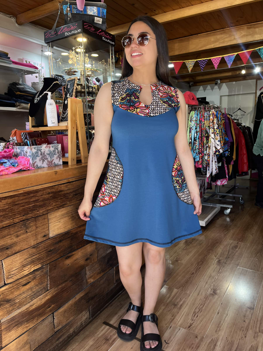 Vestido kisu Lulú azul con bolsillos1