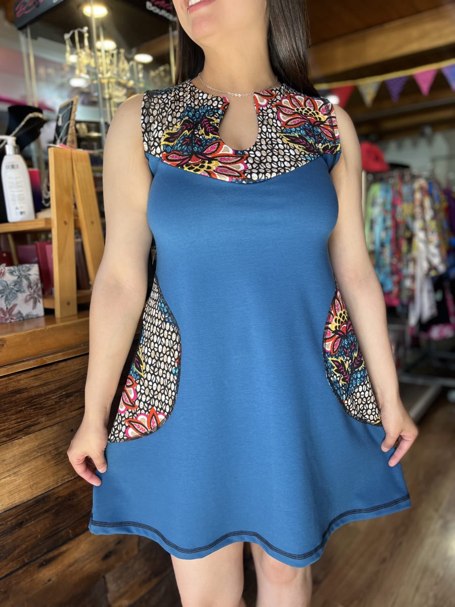 Vestido kisu Lulú azul con bolsillos2