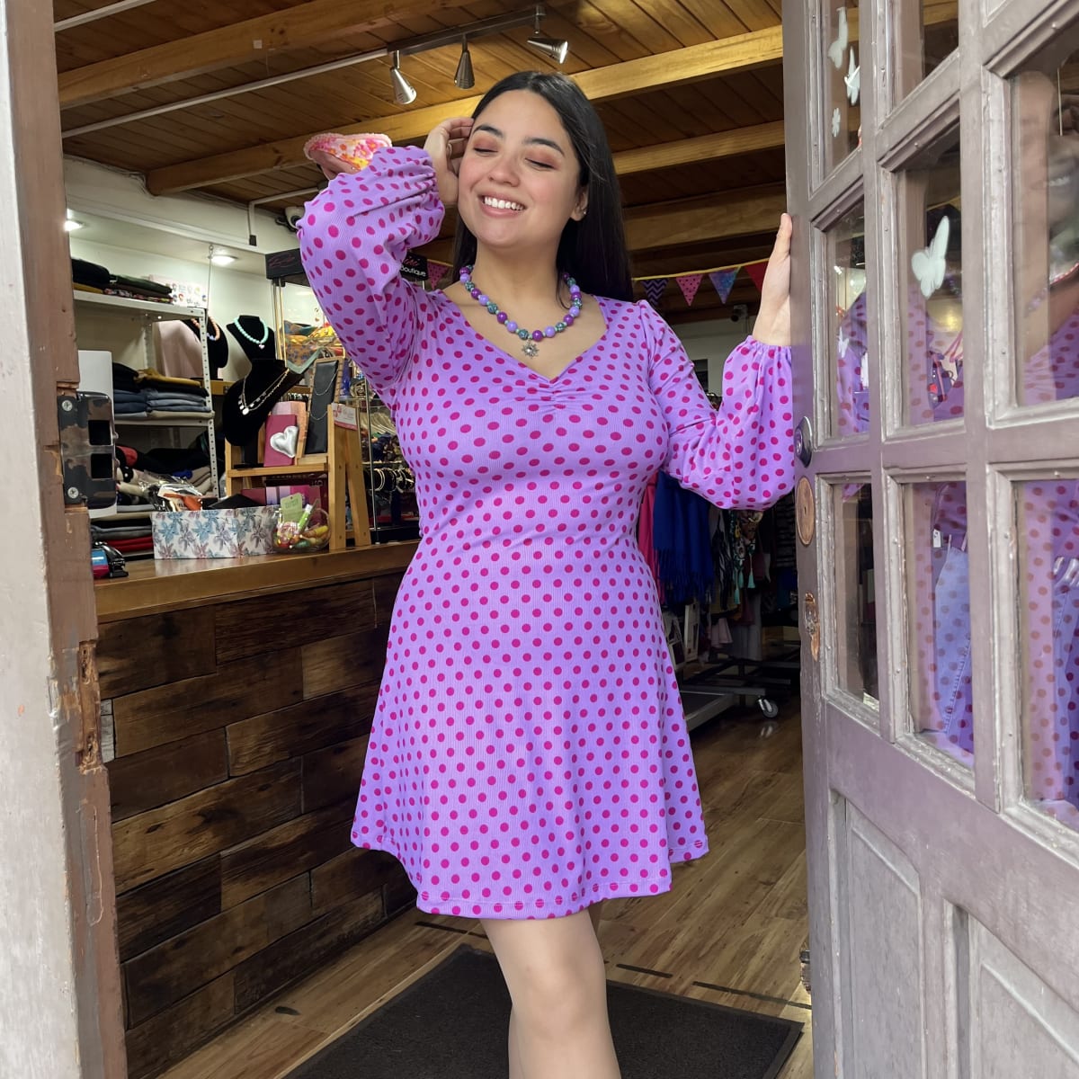 Vestido escote corazon lila puntitos fucsia2