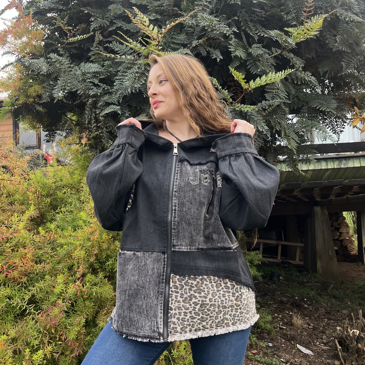 Chaqueta patchwork negro animal print1